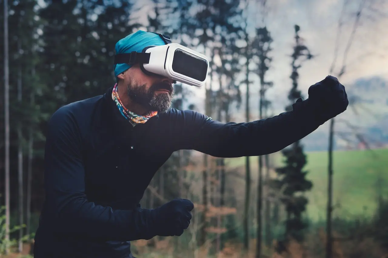 Augmented Reality (Dec) Technology and Its Uses